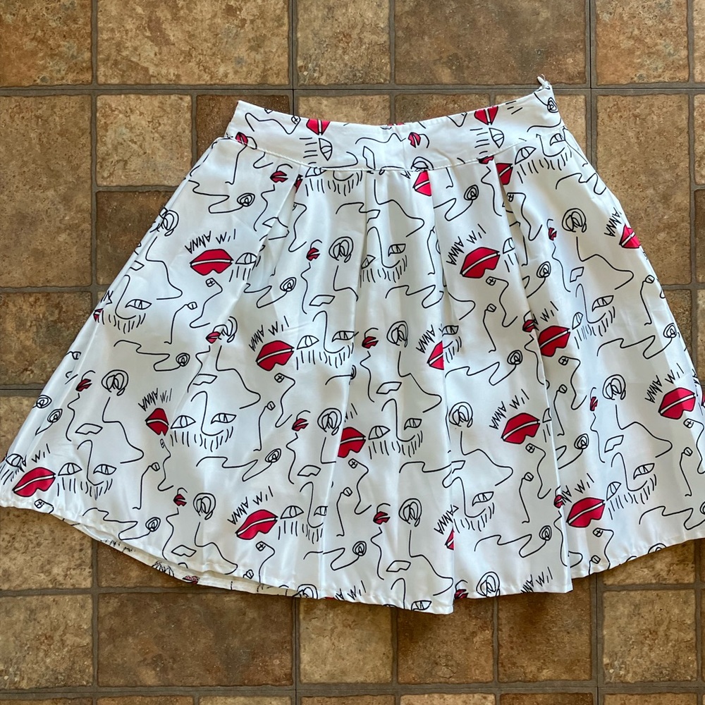 Pleated skirt